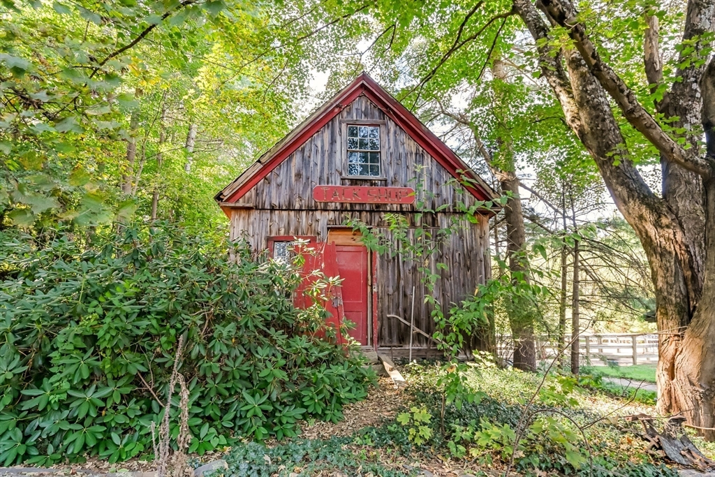 Pepperell, Massachusetts 01463, United States, 4 Bedrooms Bedrooms, ,2 BathroomsBathrooms,Residential,Pending,216693