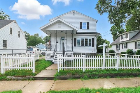 61 Boynton St Waltham MA 02453