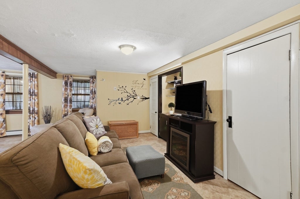 21 Oakwood Ave, Saugus, MA, 21 Oakwood Ave, Saugus, MA Photo #24