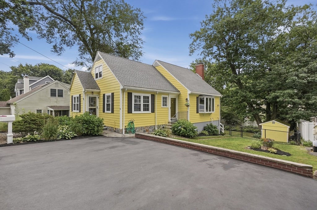 21 Oakwood Ave, Saugus, MA, 21 Oakwood Ave, Saugus, MA Photo #2