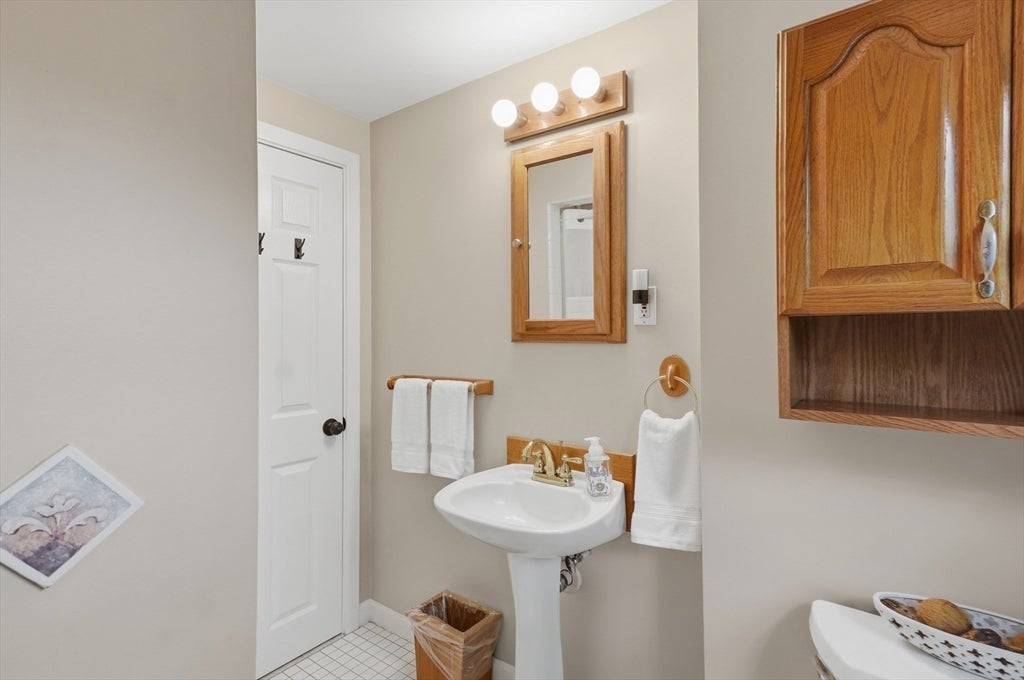 21 Oakwood Ave, Saugus, MA, 21 Oakwood Ave, Saugus, MA Photo #22