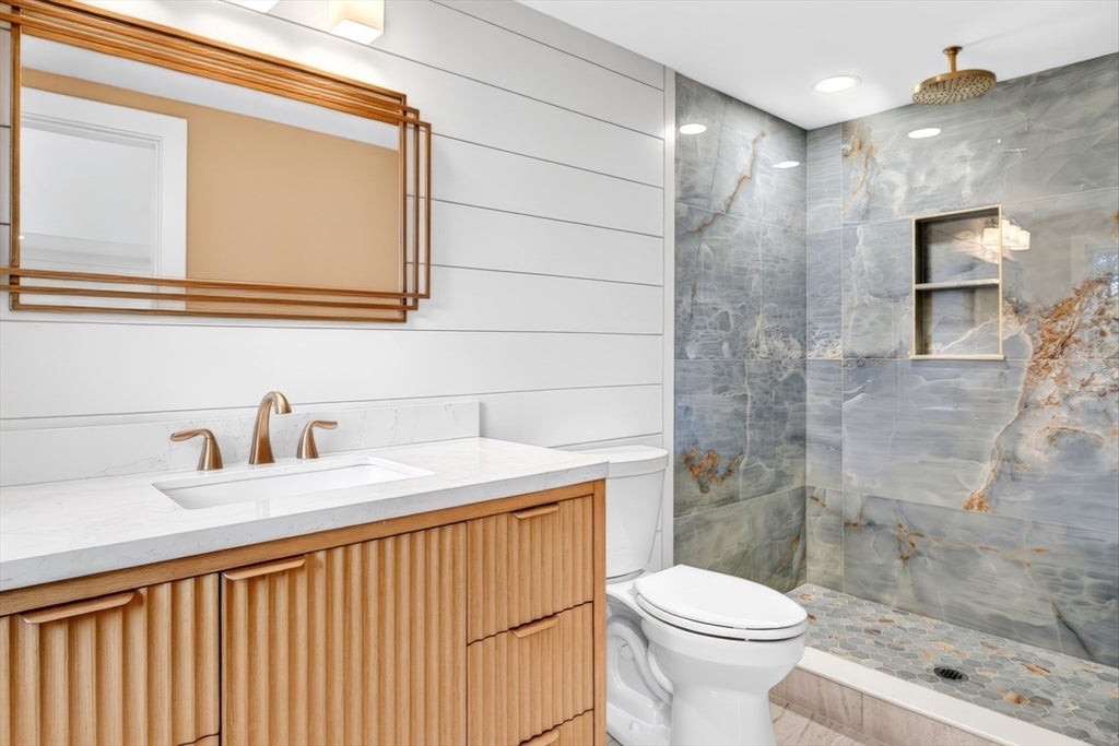 10 Vesper Ave, Falmouth, MA Photo #19