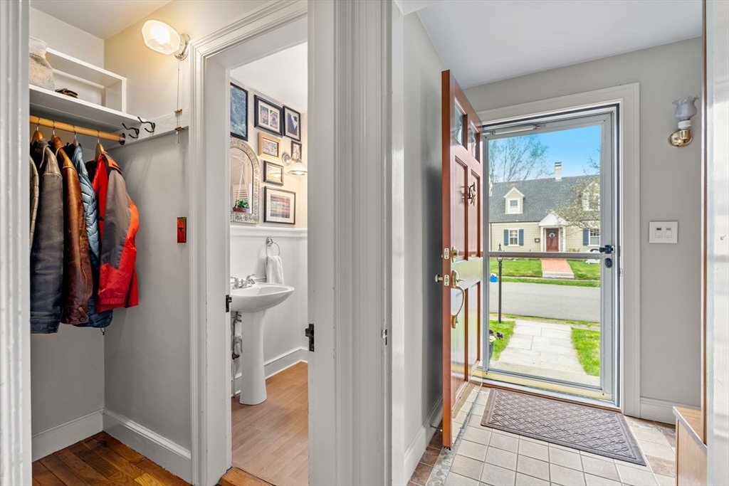 23 Sevinor Rd