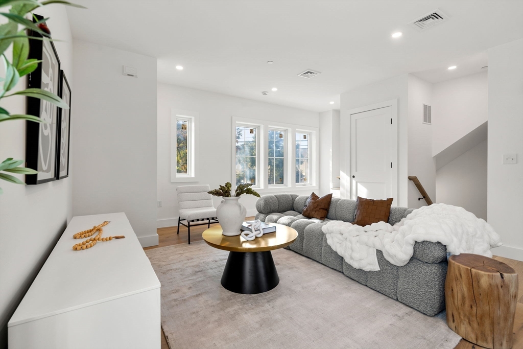 106 River Street 18