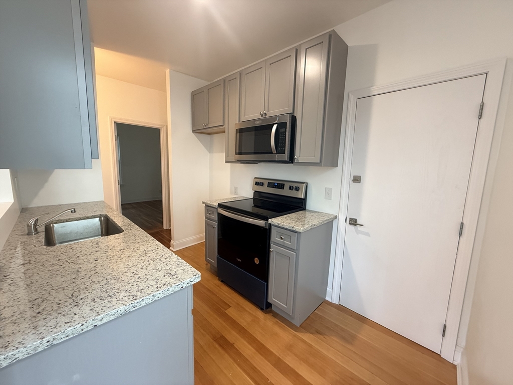 48 Tuttle St