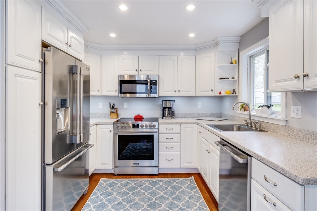 75 Lakewood Dr