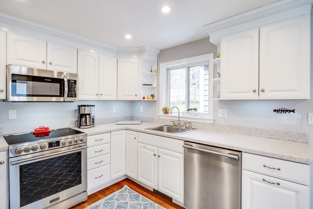 75 Lakewood Dr