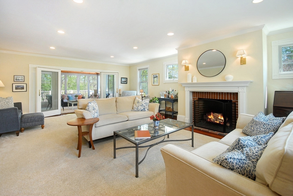 353 Thoreau St