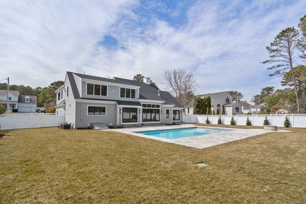 10 Dawson Way