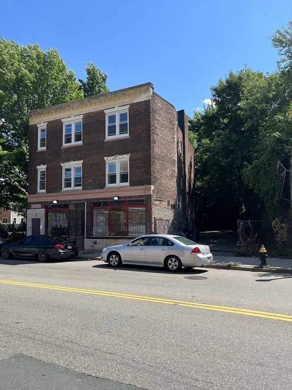 693-691 Dudley St