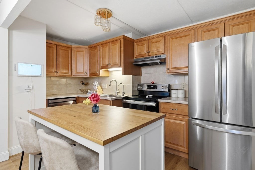 575 Broad Street 306