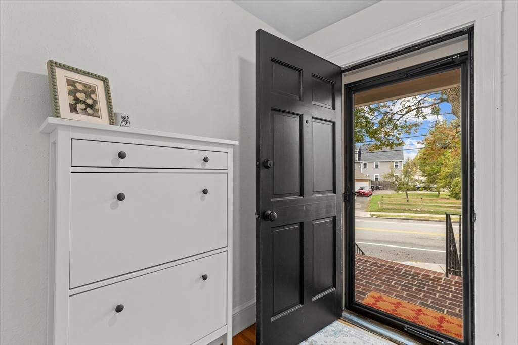 129 Waverley Ave 129