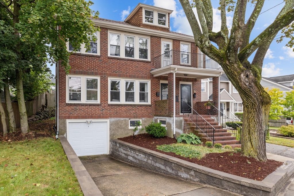129 Waverley Ave 129