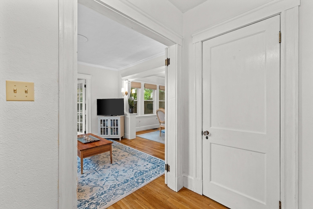 129 Waverley Ave 129