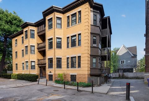 Photo of 17 Park Vale #4, Brookline, MA 02446 (MLS # 73518593)