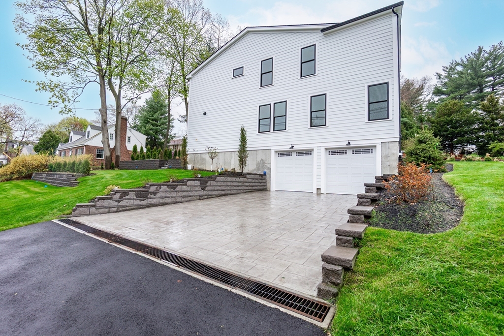 2 Atherton Rd, Winchester, MA Photo #2