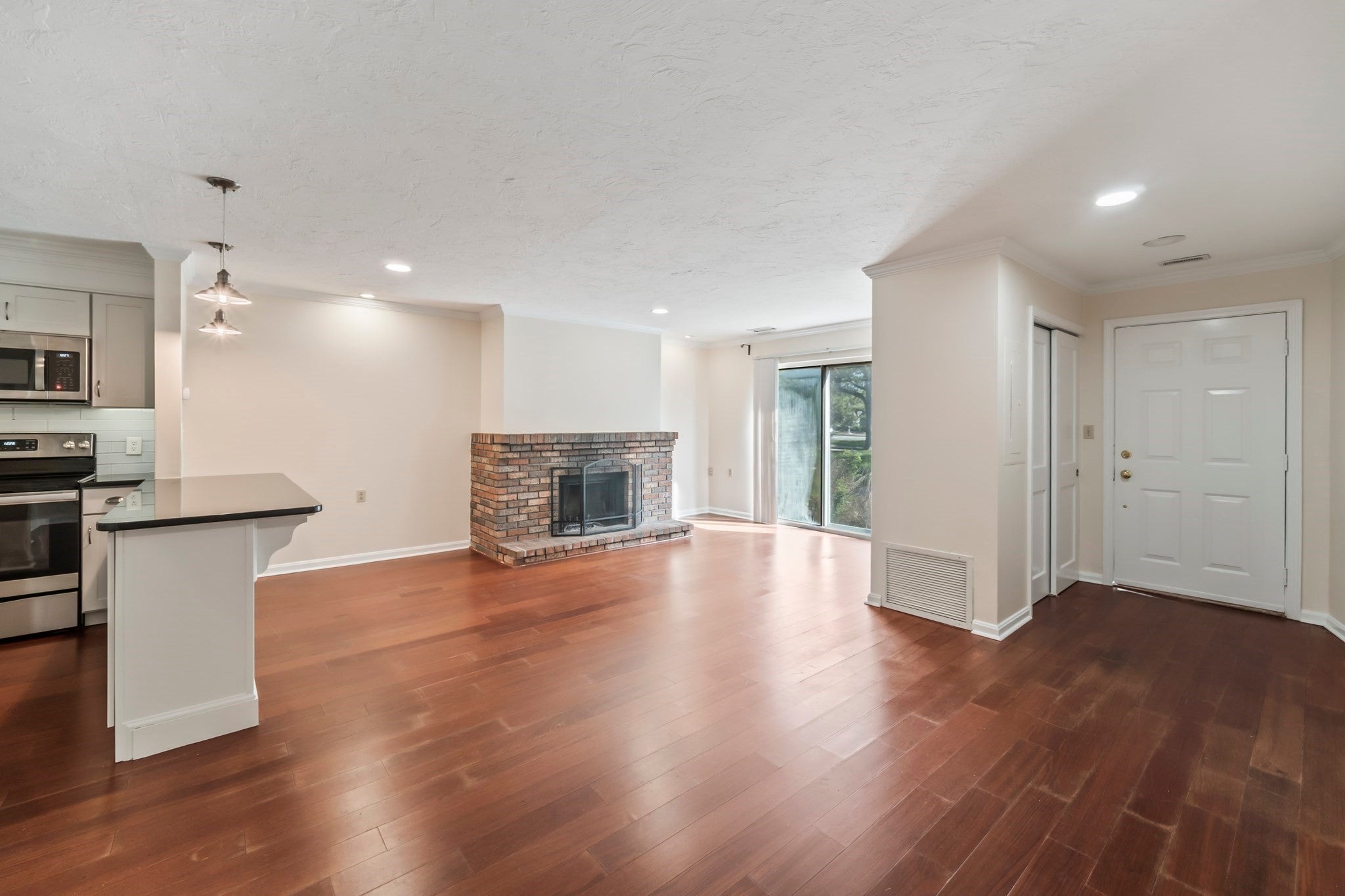 152 Quincy Shore Dr #13, Quincy, MA, 152 Quincy Shore Dr #13, Quincy, MA Photo #3