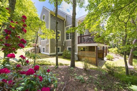 Condominium in Mashpee MA 18 Gold Leaf Ln 32.jpg