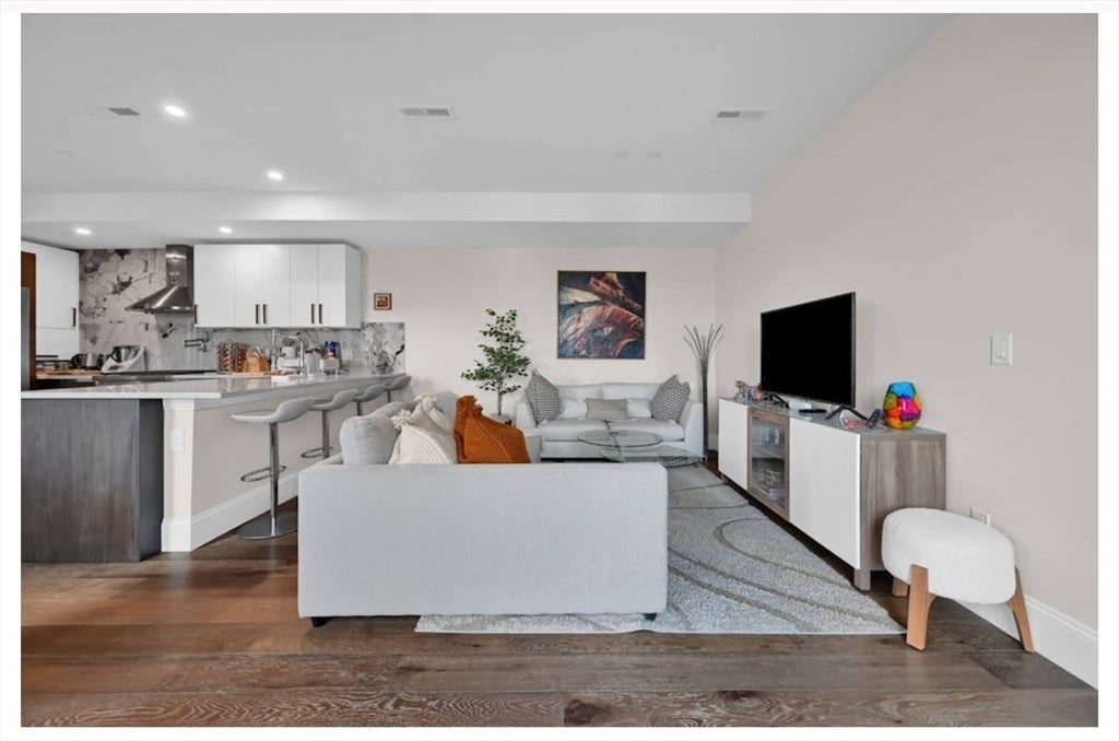 270 Paris Street #7, Boston, MA, 270 Paris Street #7, Boston, MA Photo #2