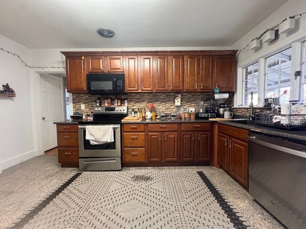 Photo of 10-12 Webster St, Winchester, MA