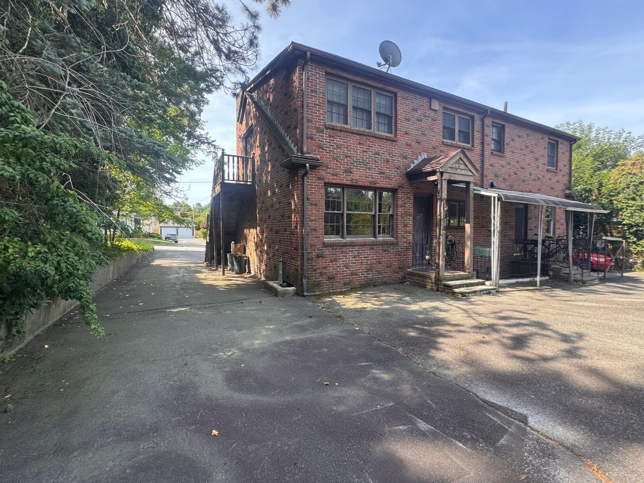 10-12 Webster St #1, Winchester, MA Photo #30