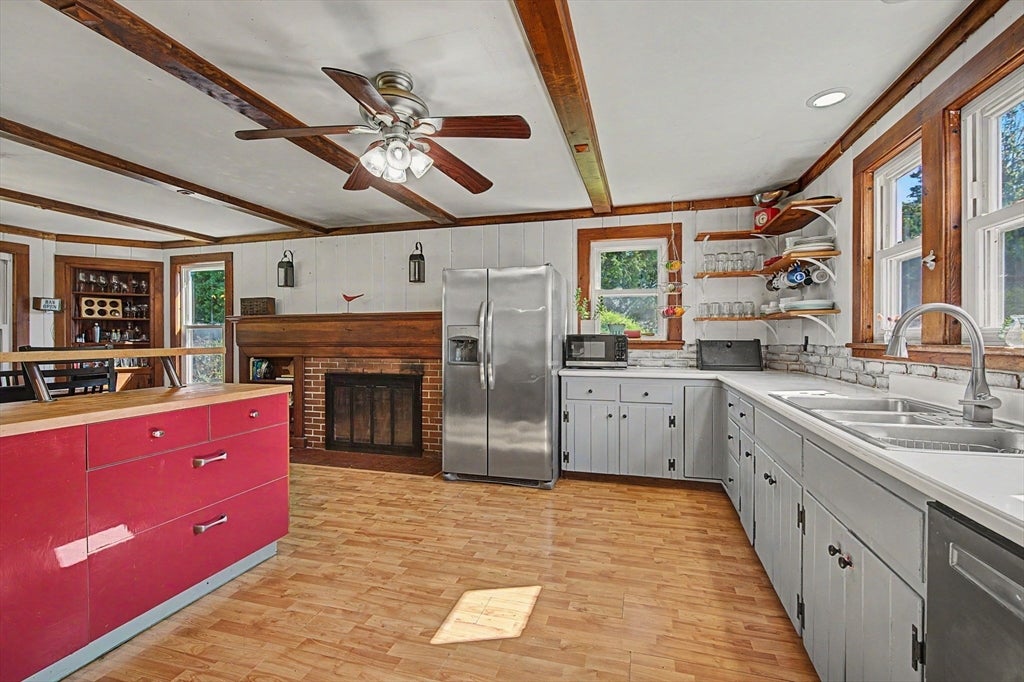 66 Glendale St, Easthampton, MA Photo #7