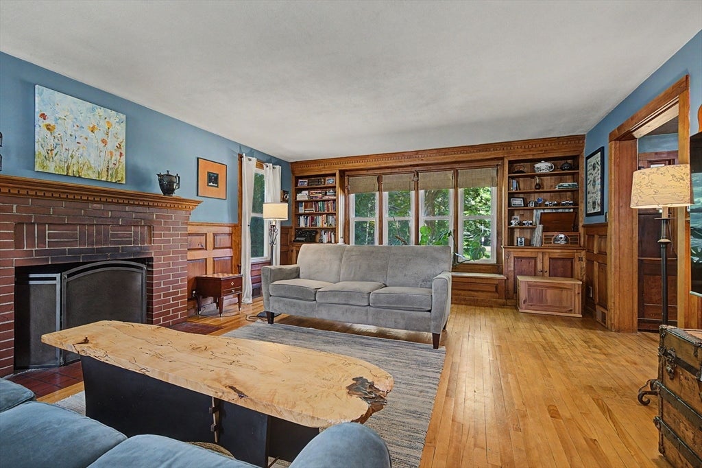 66 Glendale St, Easthampton, MA Photo #4
