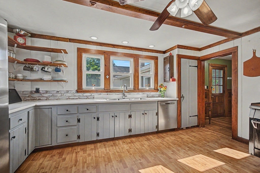 66 Glendale St, Easthampton, MA Photo #8