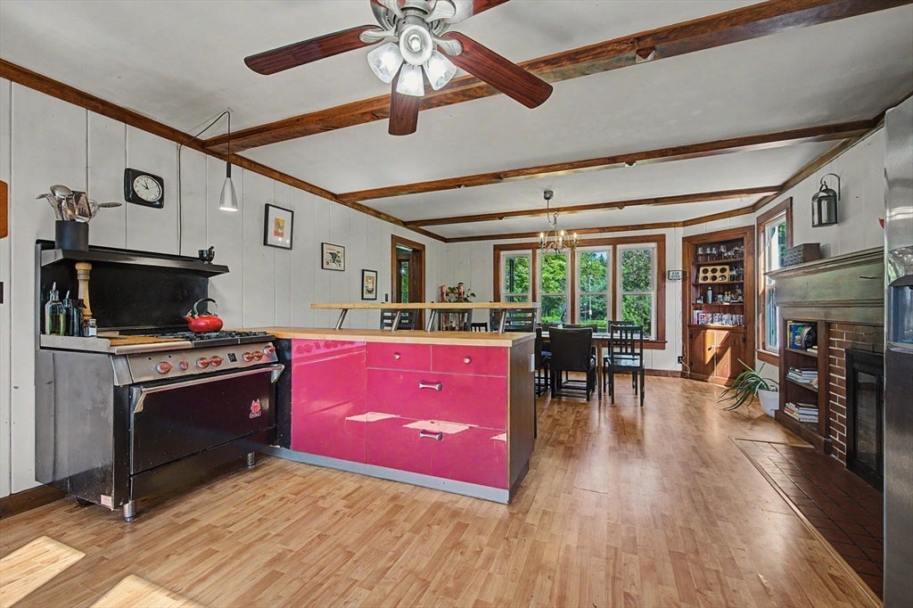 66 Glendale St, Easthampton, MA Photo #10