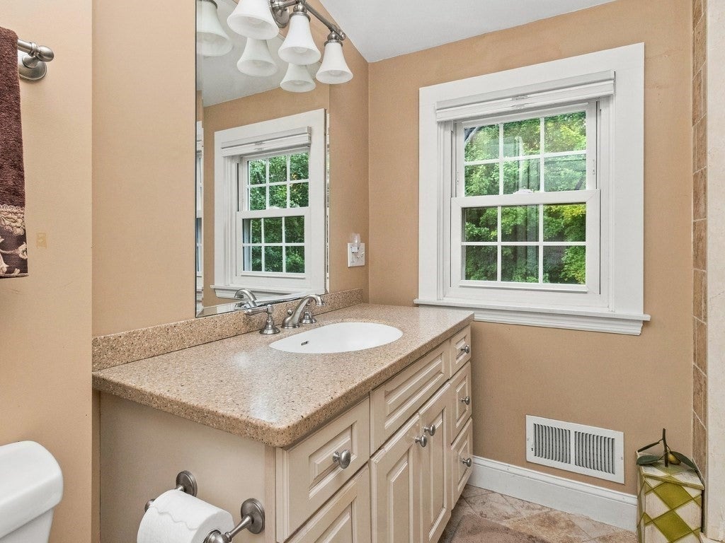 28 Carver Road, Wellesley, MA Photo #26