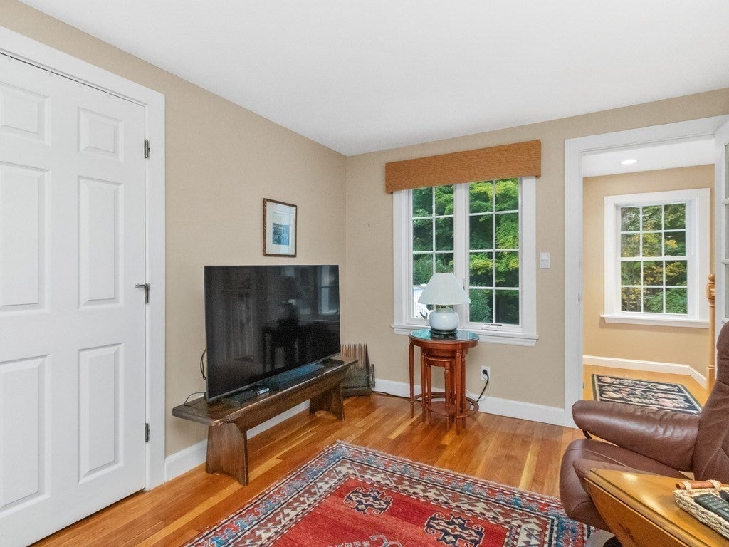 28 Carver Road, Wellesley, MA Photo #13