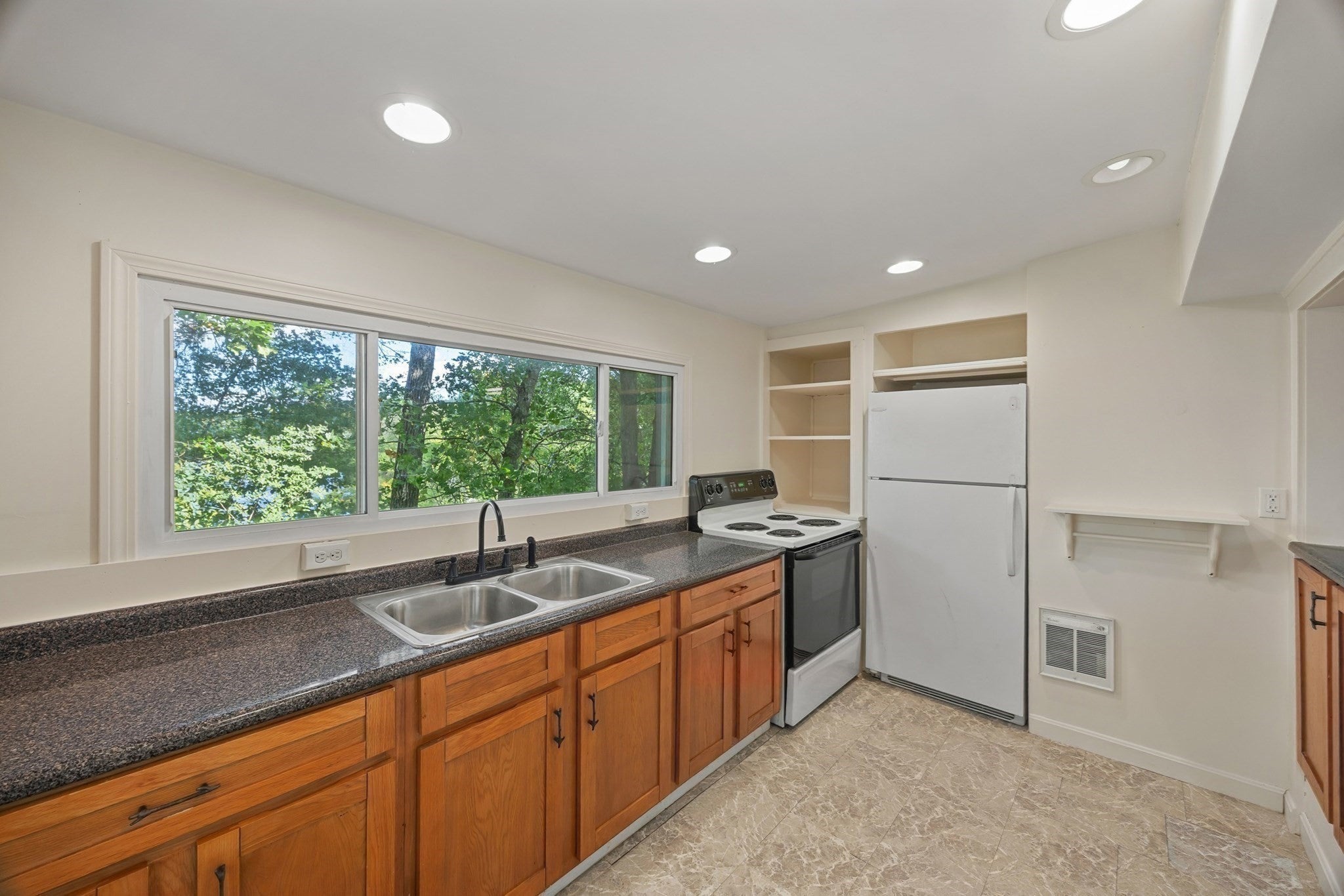 21 Faulkner Rd, Grafton, MA, 21 Faulkner Rd, Grafton, MA Photo #13