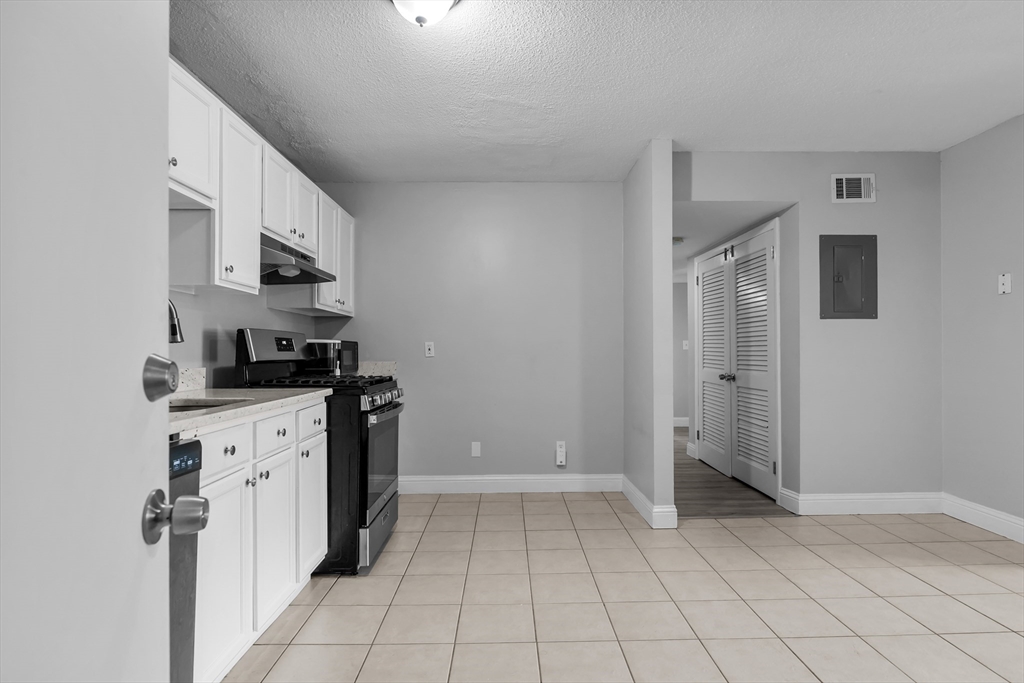 239 Glasgow St 12