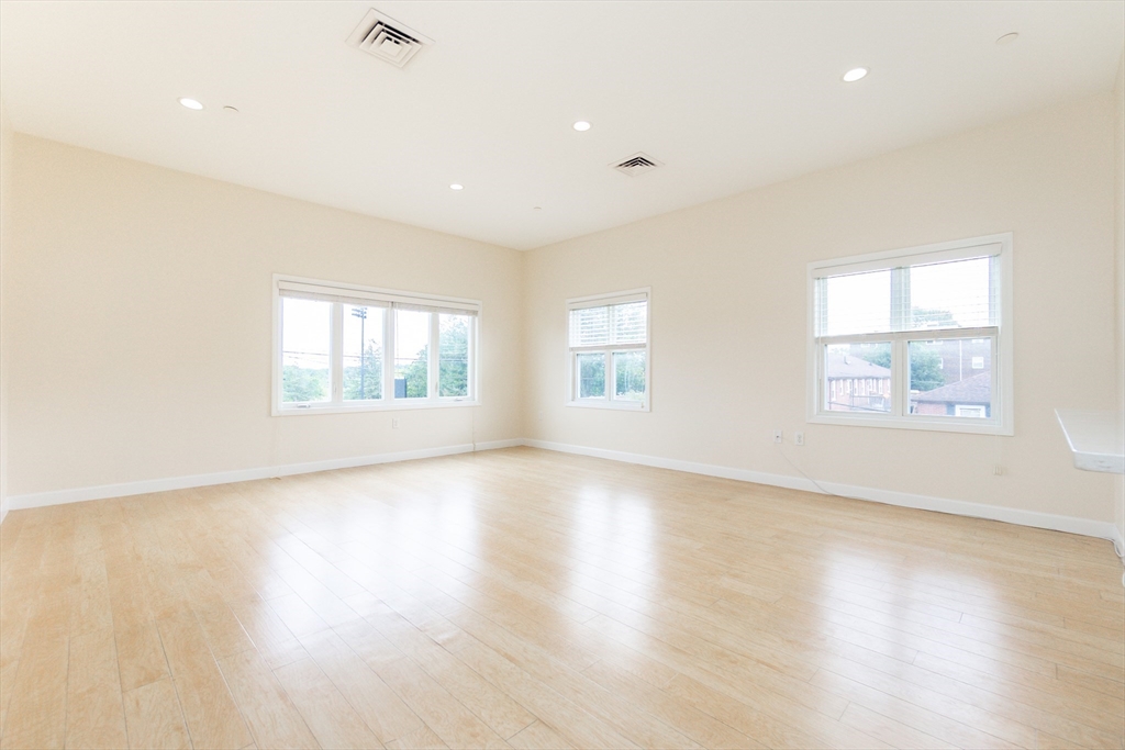 909 Hancock St #1, Quincy, MA Photo #10