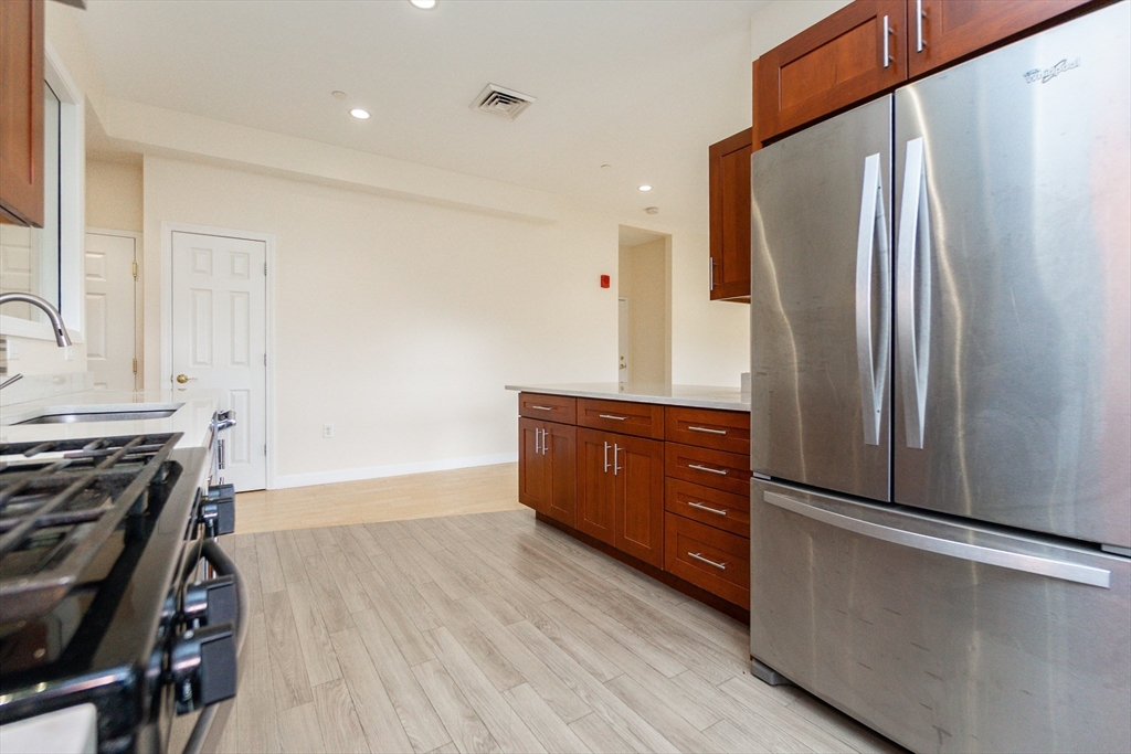 909 Hancock St #1, Quincy, MA Photo #4