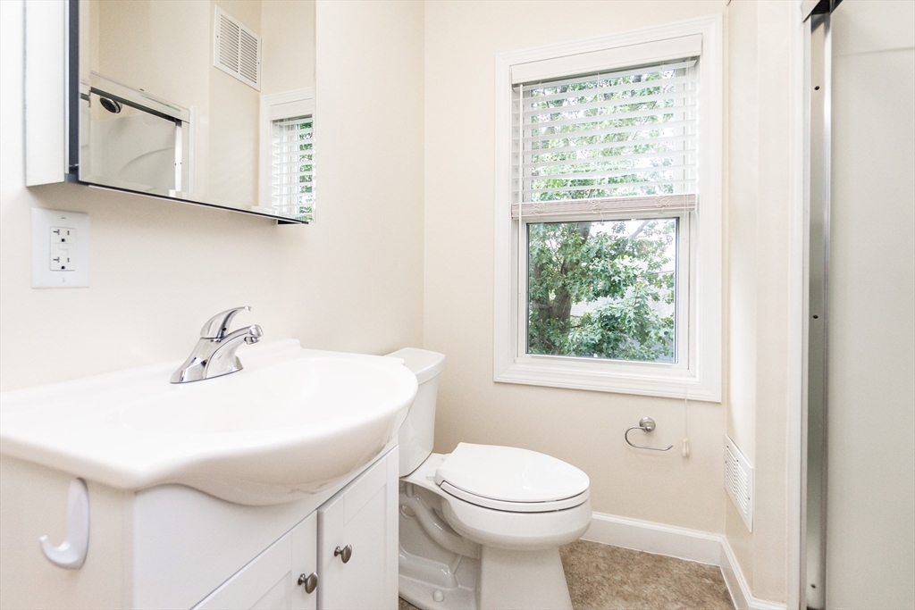 909 Hancock St #1, Quincy, MA Photo #17