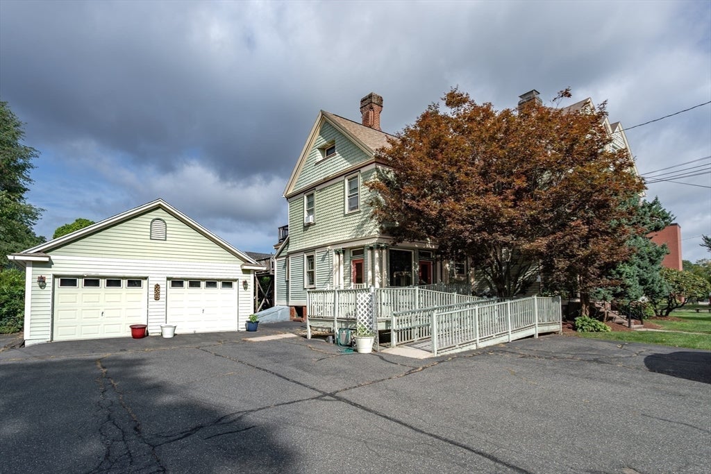 56 Court St