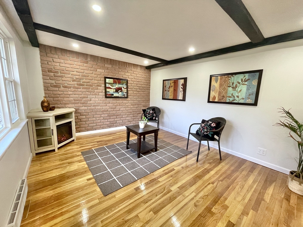 17 Brentwood Rd