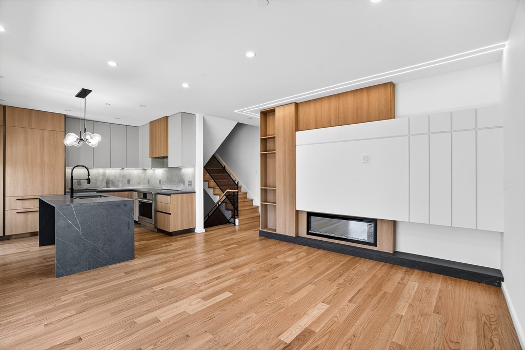 15 Algonquin Rd 2