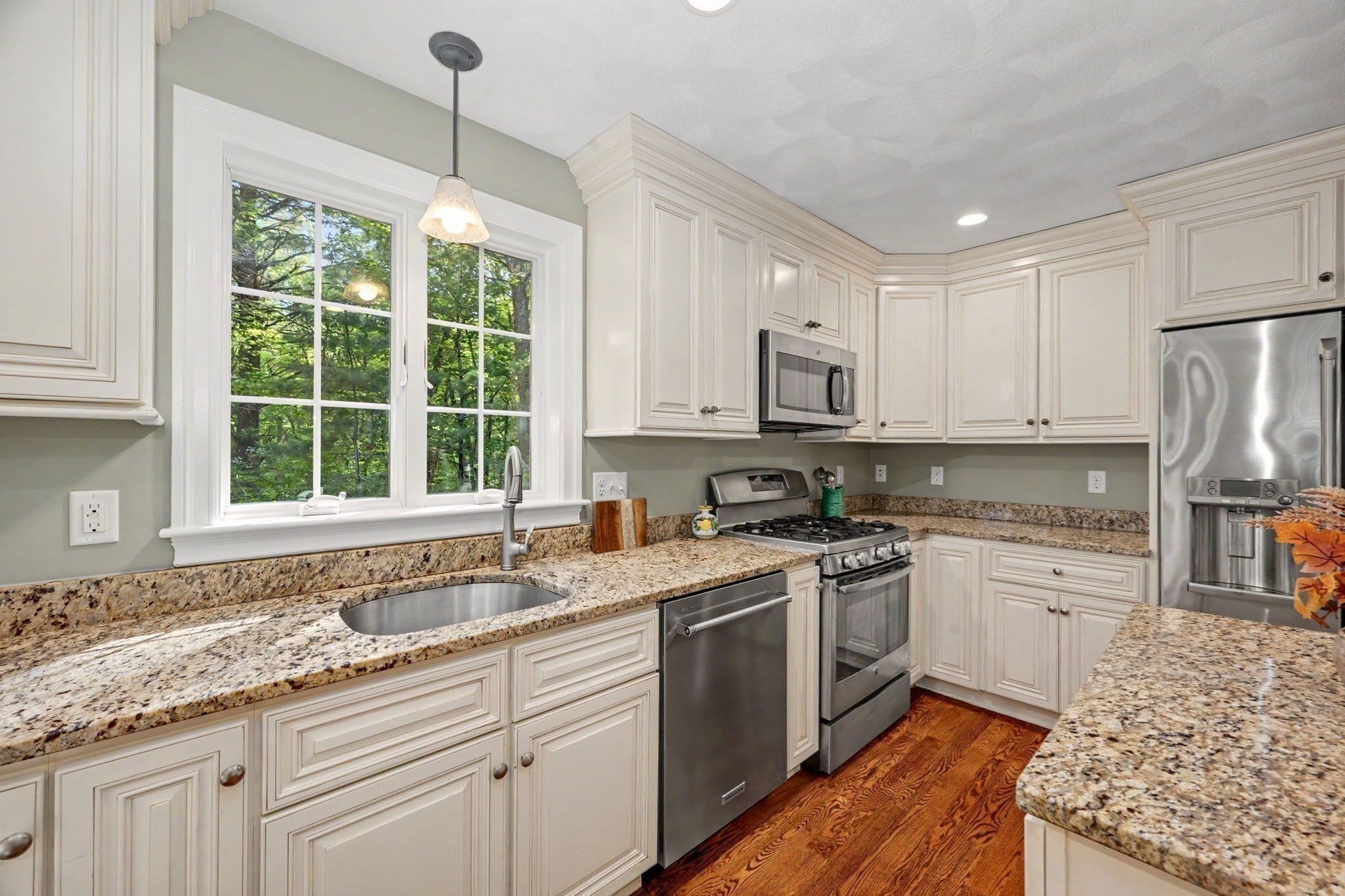 44 Ashwood Ave