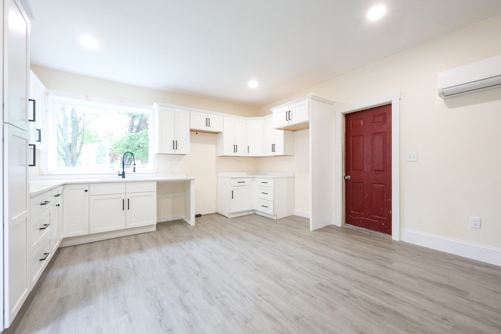 22 Court End Ave