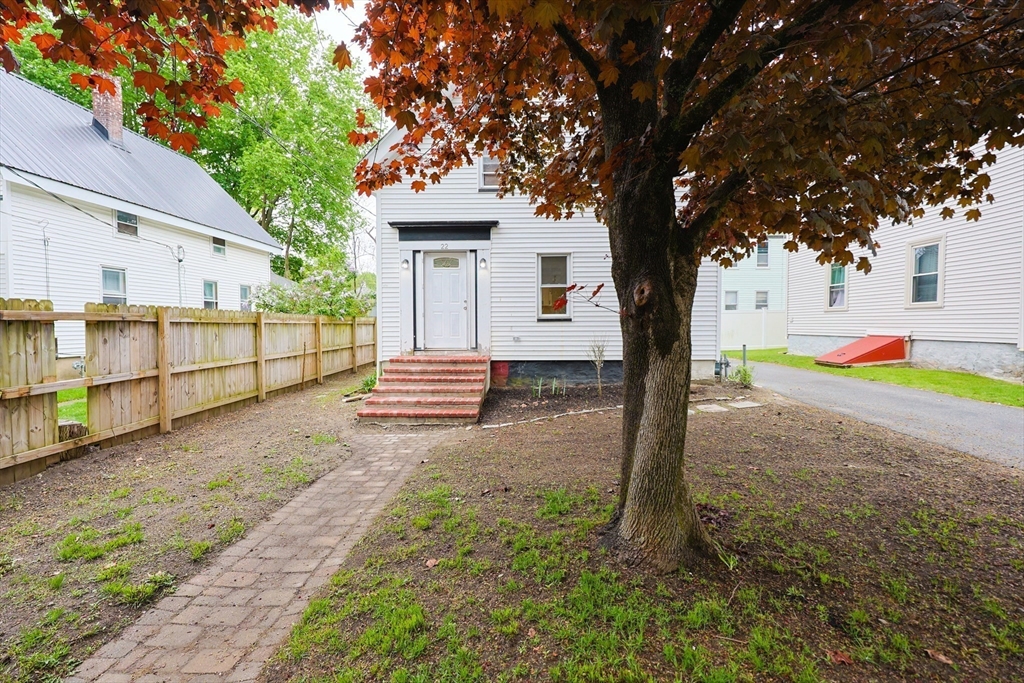 22 Court End Ave