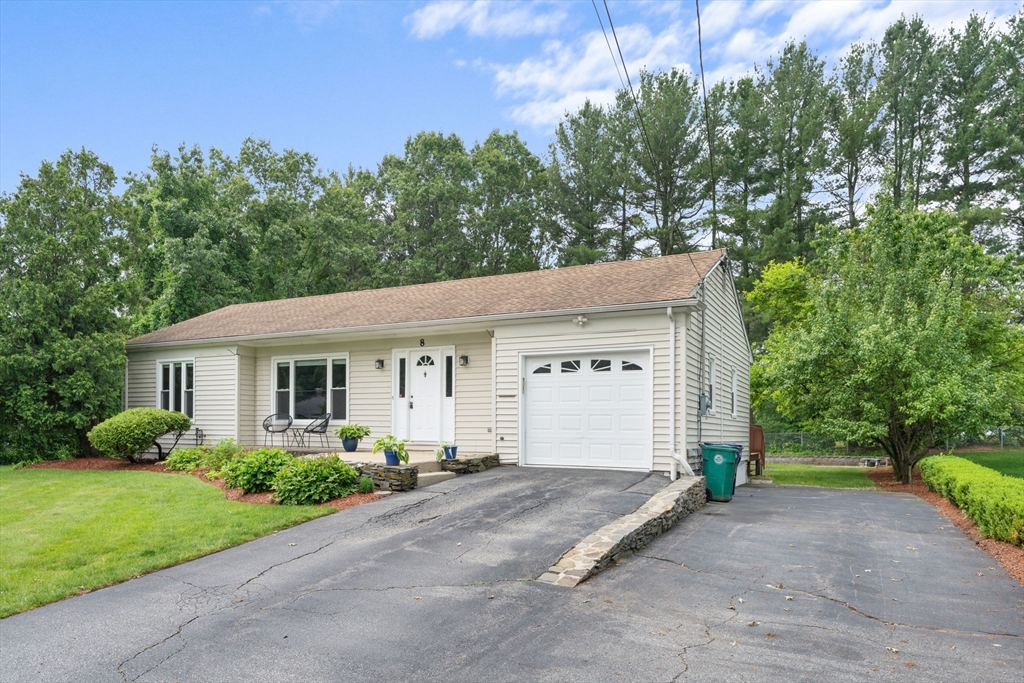 8 Diane Dr