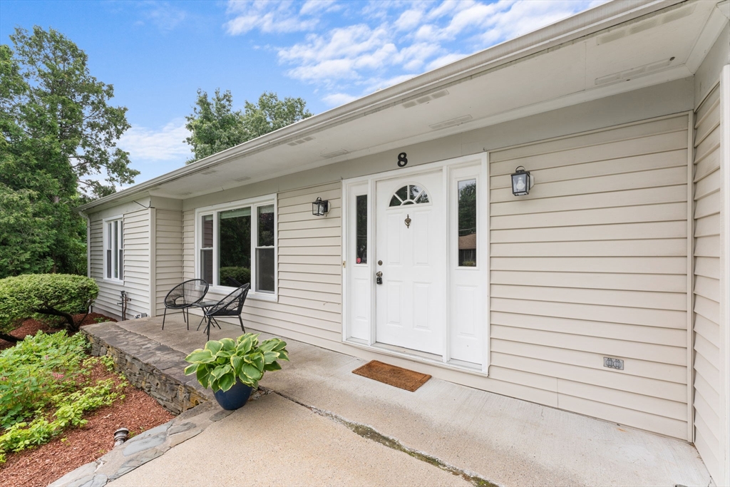 8 Diane Dr