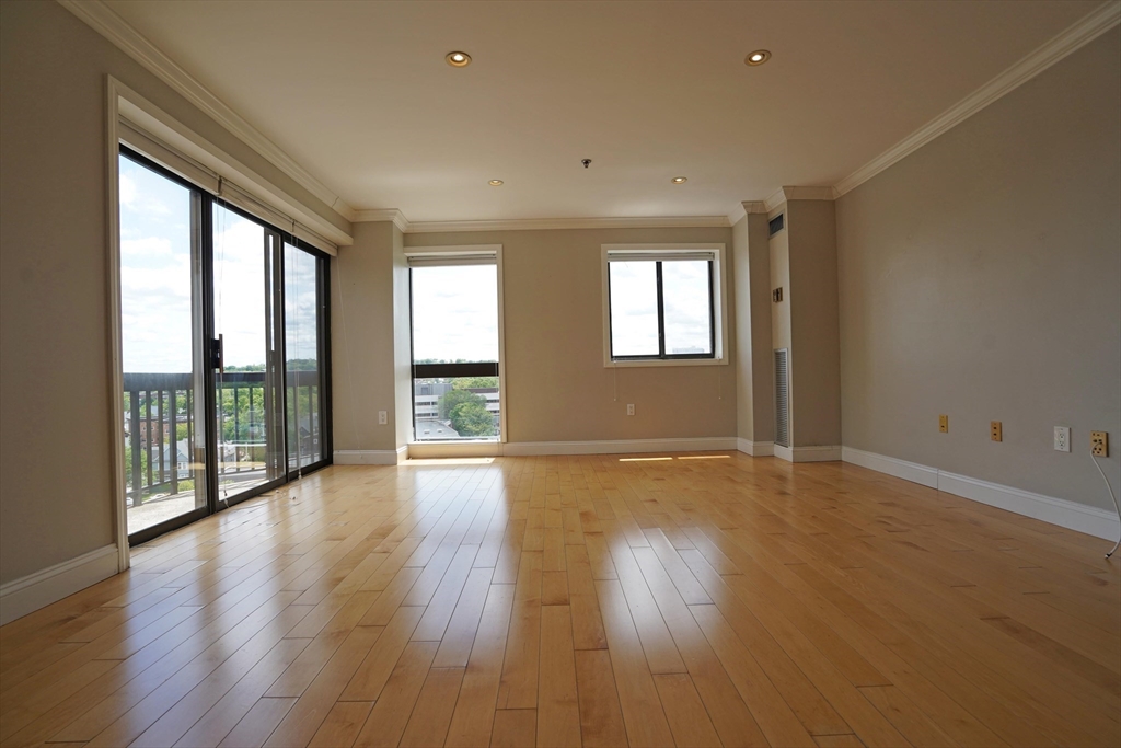 15 N Beacon St 1006