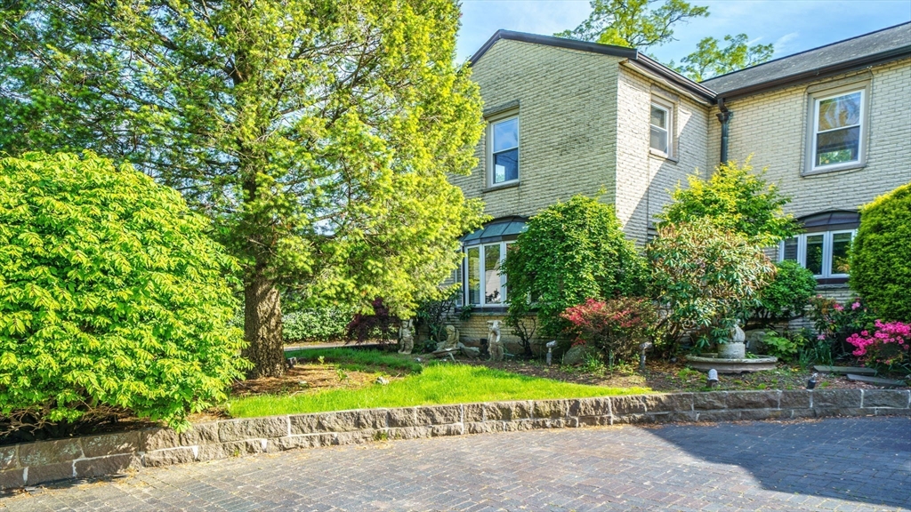 298 River St 298