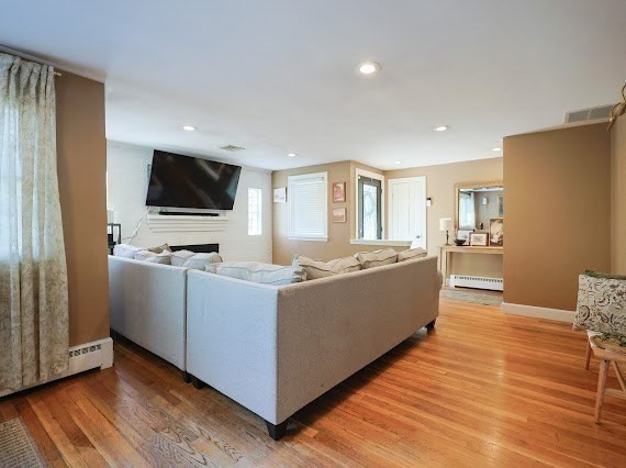 570 Bay Rd