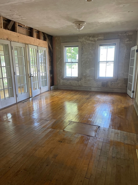 662 Main St