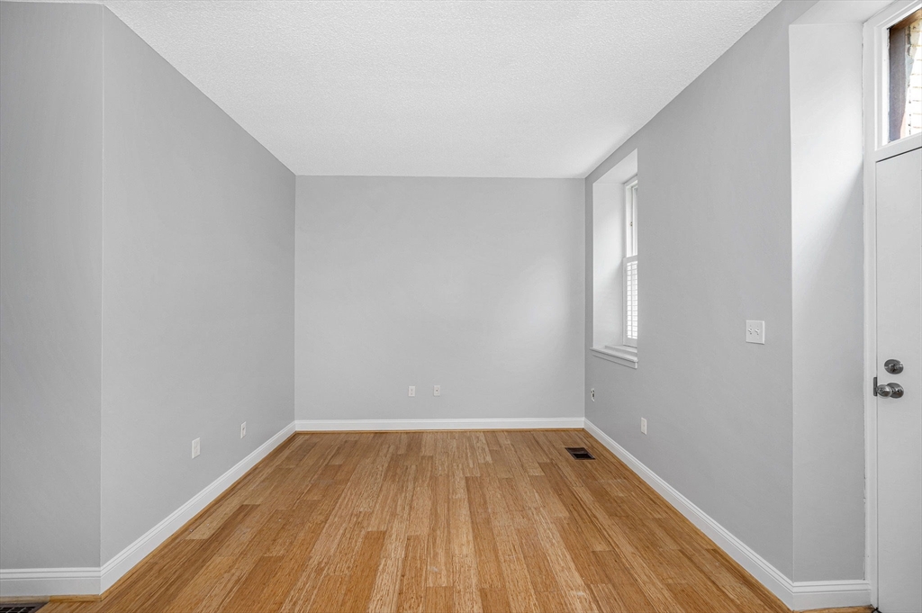 201 Thorndike St 5-02