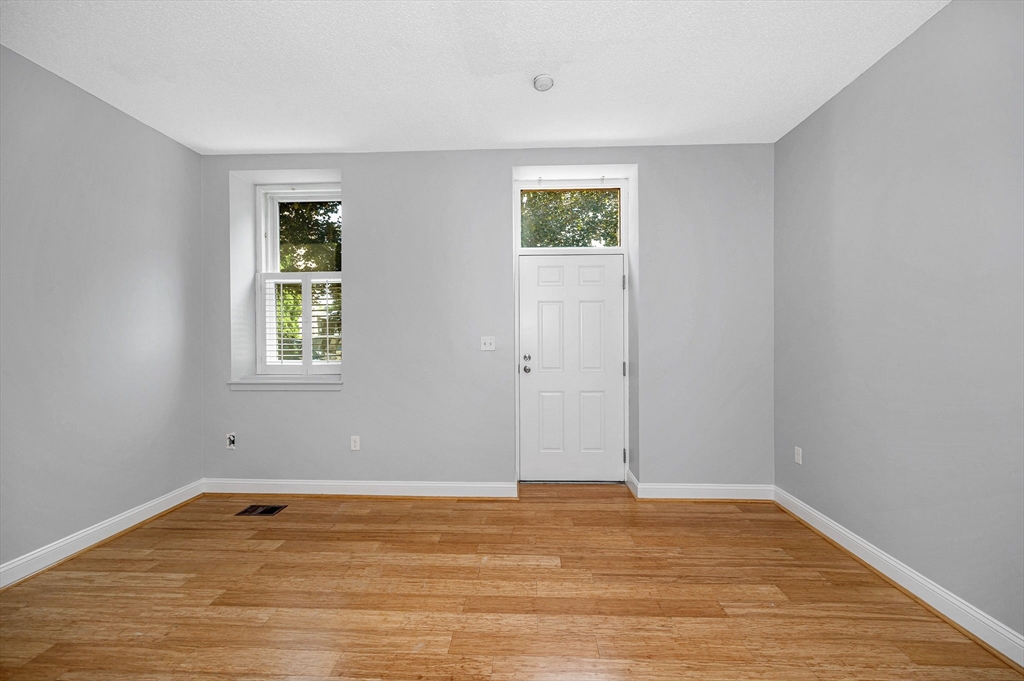201 Thorndike St 5-02